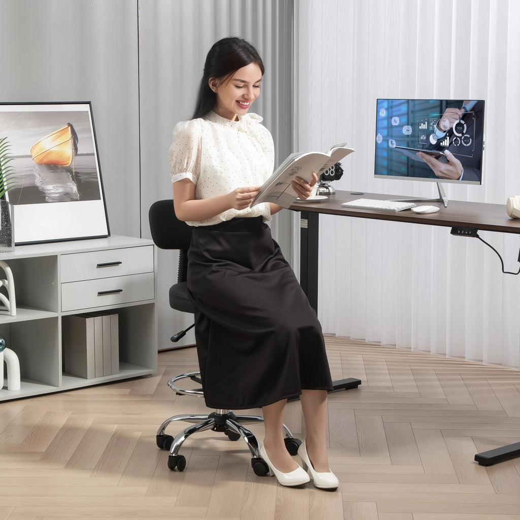 Sedia da ufficio ergonomica girevole in pelle sintetica con poggiapiedi regolabile nera 52 × 52 × 78-92 cm