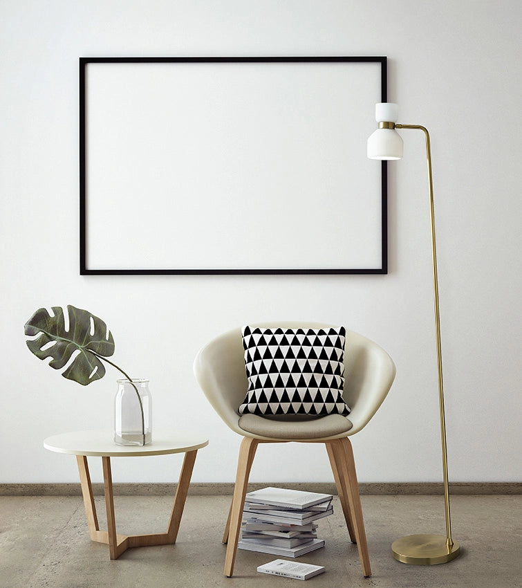FIFTY LAMPADA DA TERRA STRUTTURA OTTONE VETRO BIANCO OPALE ATTACCO E14