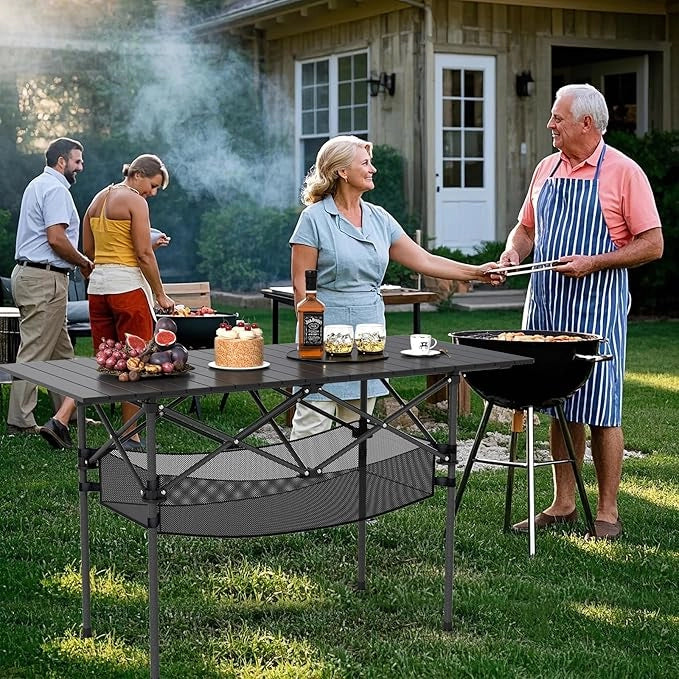 Tavolo da Campeggio Pieghevole, Tavolo da Picnic Portatile con Piano in Alluminio Arrotolabile, Cestello in Rete, Borsa da Trasporto per Giardino Spiaggia Pesca, Portata 100 kg (Nero)