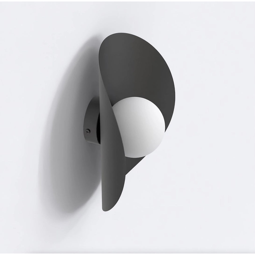 Lampada da parete Fiero in acciaio nero opaco