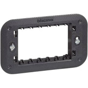 Bticino living now supporto con valva di protezione per placche modulari *** numero posti 3 moduli, confezione 1