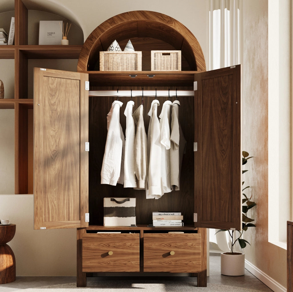 Armadio guardaroba 78x45x181 cm con ante ad arco e intreccio in rattan; MDF e metallo; noce