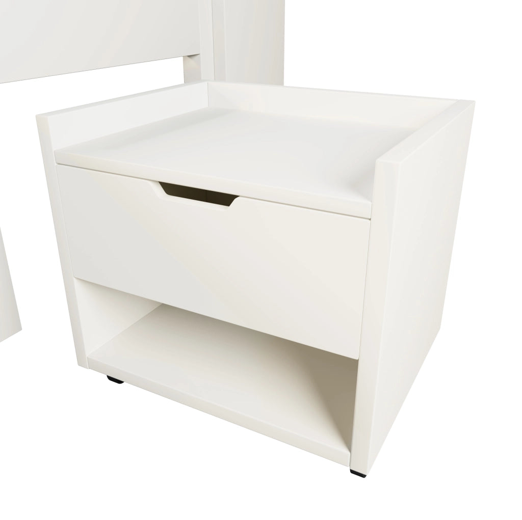 Letto matrimoniale 140x190 cm in legno bianco con LED; USB e 2 comodini mobili