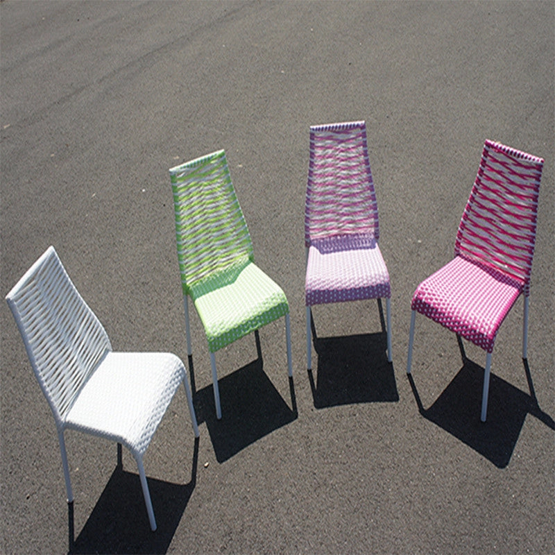 Chaise en rÃ©sine tressÃ©e PRIMAVERA Rose