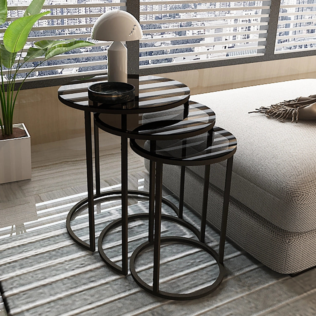 Set di 3 Tavolini Bassi 'Kyyjärvi' Sovrapponibili con Piano Tondo in Vetro Fumè Grigio [en.casa]