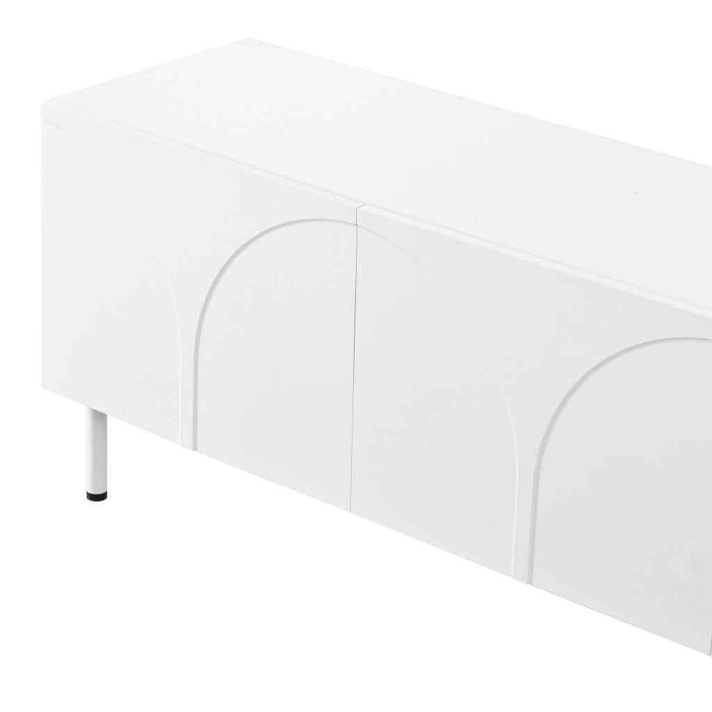 Mobile porta TV bianco con 4 ante e linee curve tridimensionali, struttura resistente e piedi in metallo