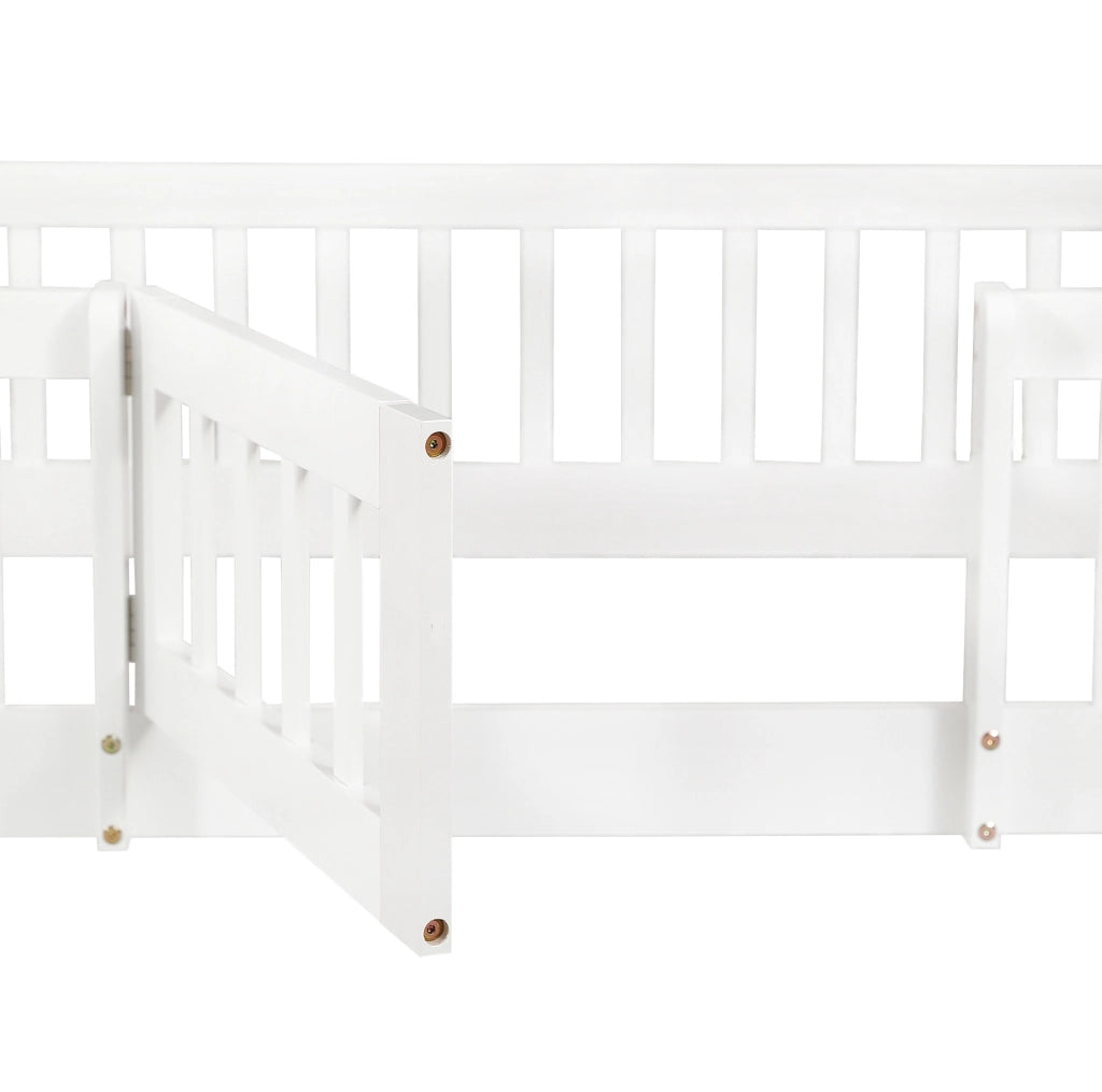 Letto a castello 90x200 cm con scala ad angolo e spazio inferiore libero in legno bianco