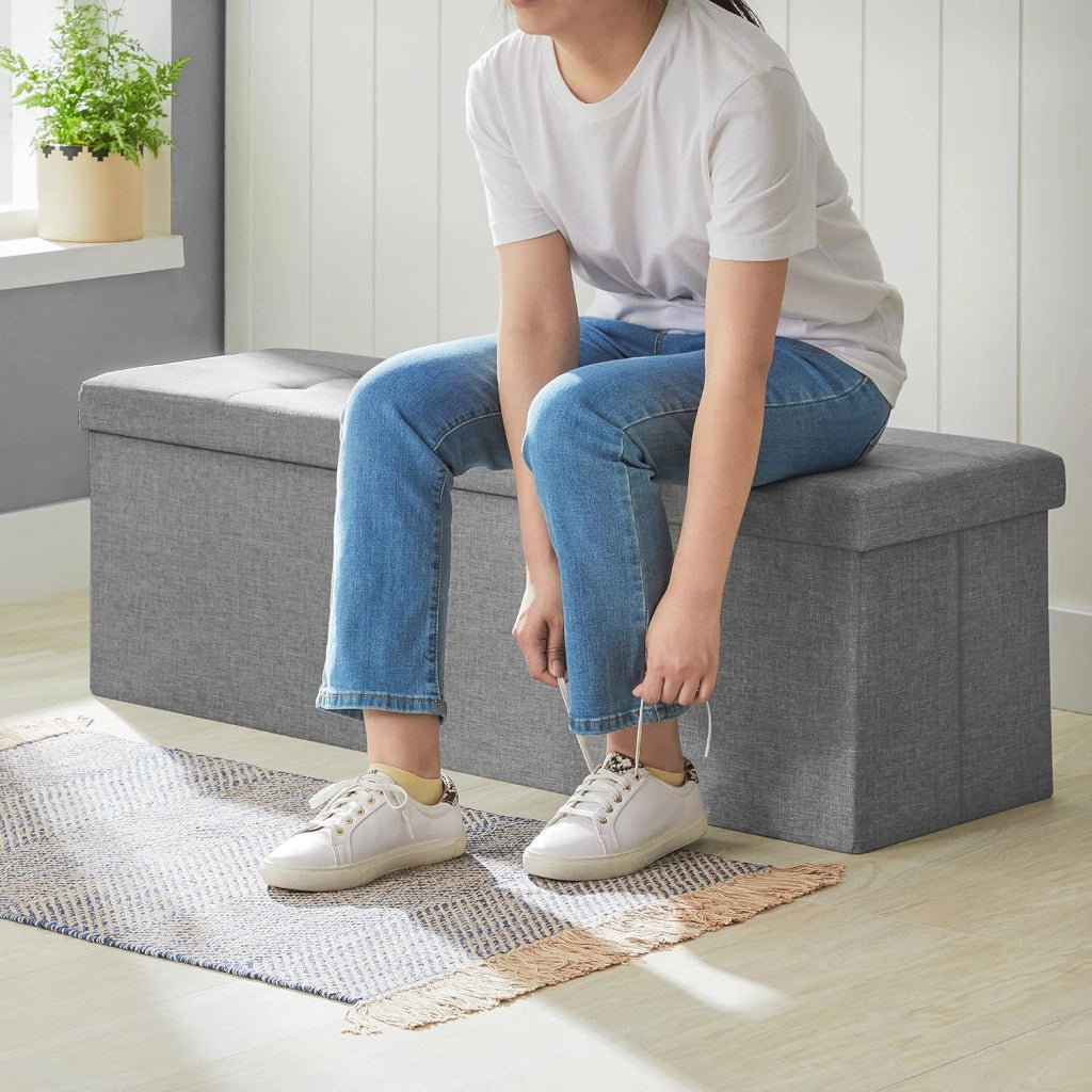 Pouf contenitore Valora PUFA in MDF grigio chiaro per camera da letto
