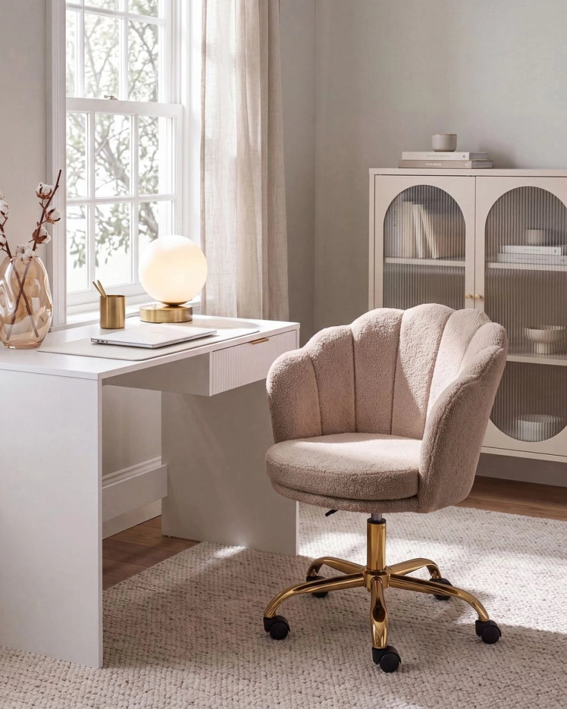 Sedia da Ufficio Girevole in Tessuto Bouclé Beige con Base a Stella e Altezza Regolabile