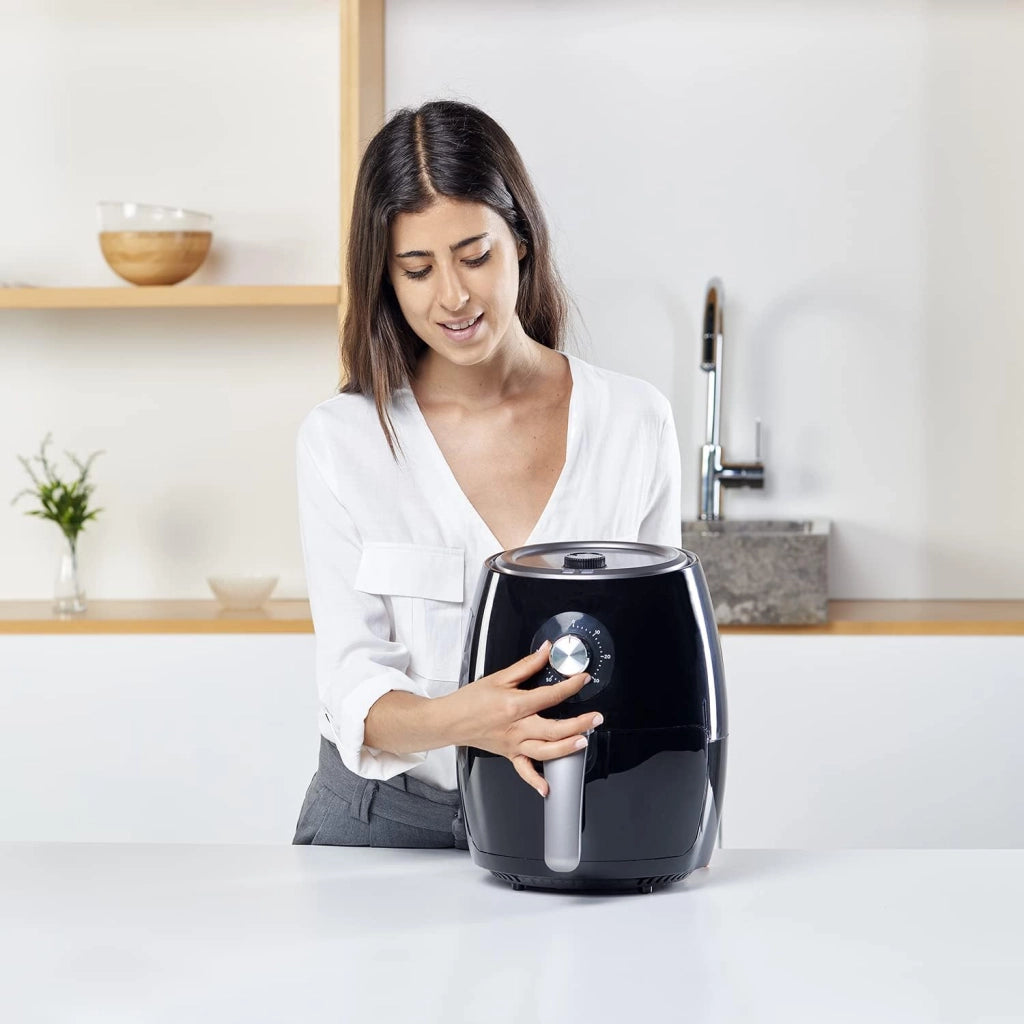 Black+decker bxaf2500e - friggitrice ad aria. senza olio. -99% di grassi. frigge, arrostisce, cuoce e riscalda. 2.5l. 1500w. timer 30min. 80ºc-200ºc. antiaderente. nero