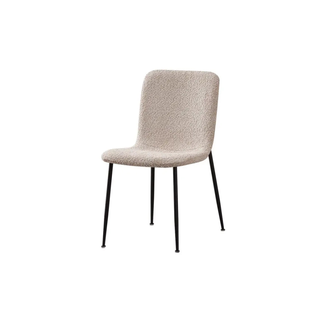 Sedia ALICE – Tessuto bouclé beige e gambe in metallo nero – Comfort e design moderno