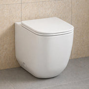 Wc filo muro bianco opaco con scarico tornado e design arrotondato Kora