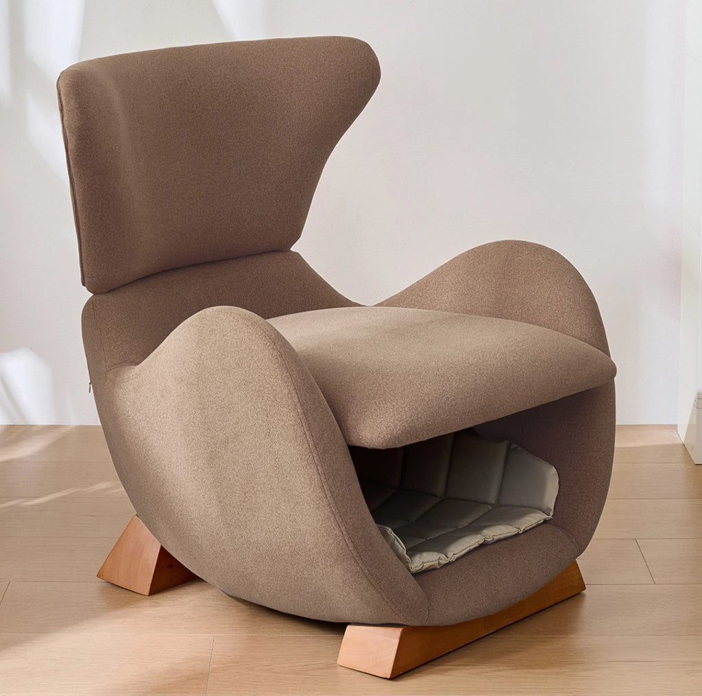 Poltrona lounge marrone con rifugio per animali