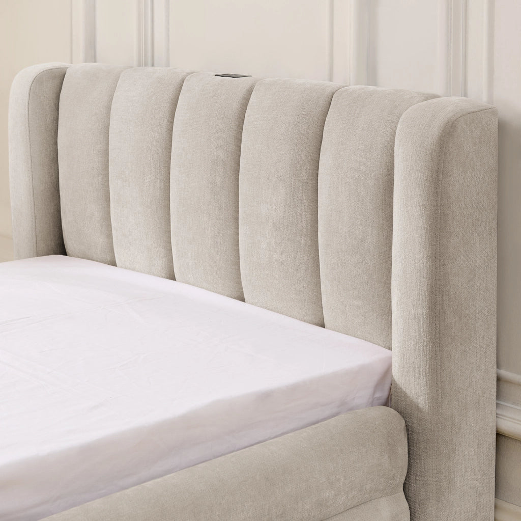 Letto singolo 90x200 cm con 2 cassetti; porte USB e Type-C; in tessuto Chenille beige