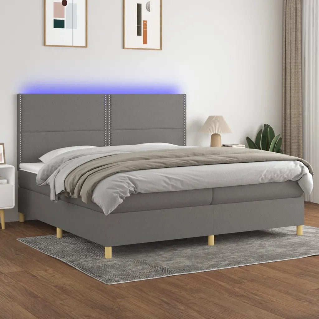 Letto a Molle Materasso e LED Grigio Scuro 200x200cm in Tessuto 3135382