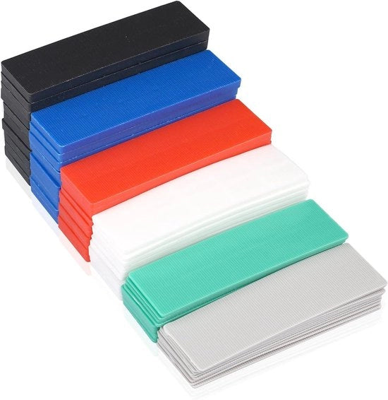 Set di 60 piastre di compensazione in plastica a distanza 1-6 mm piastre di compensazione 100 mm x 24 mm piastre di supporto multicolore in plastica per la posa di piastrelle, il livellamento dei pavimenti e altro (6 misure)