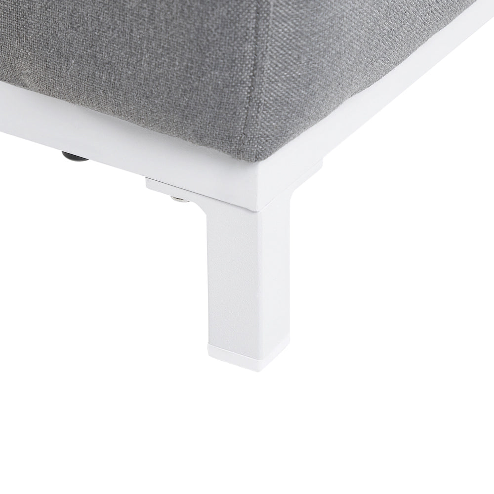 Set di 2 Poltrone in Tessuto Grigio Struttura Bianca per Interni ed Esterni Moderno