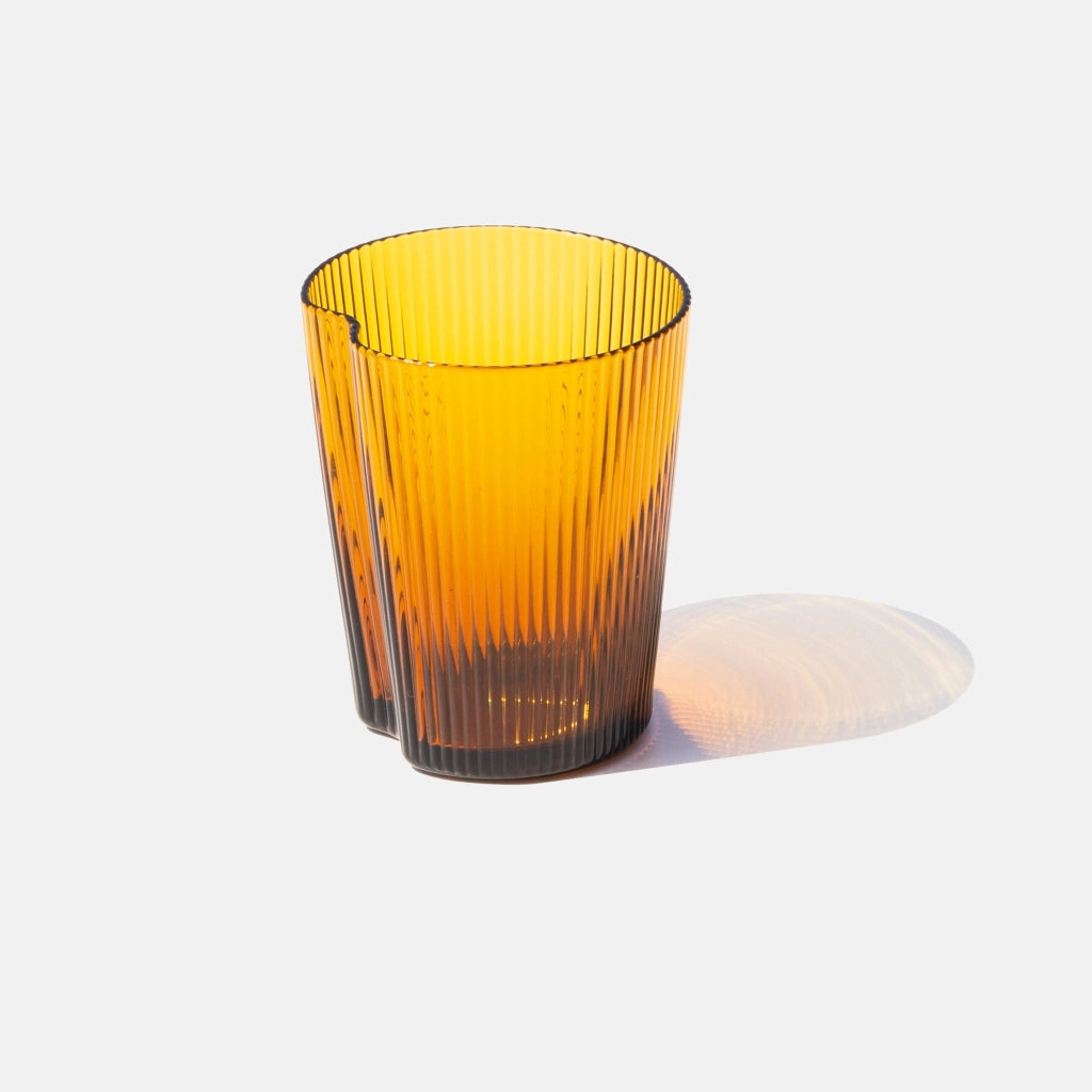 Set 6 Bicchieri Handy Tumbler in Vetro Soffiato Ambra, Design Ergonomico Impilabile con Superficie a Solchi Verticali Decorativi, Uso Quotidiano