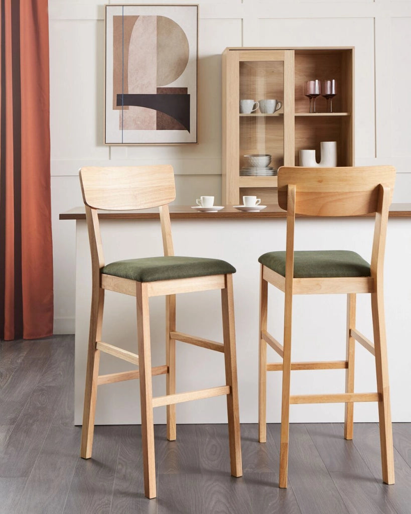 Set di 2 sedie da bar con seduta imbottita in legno chiaro verde chic elegante