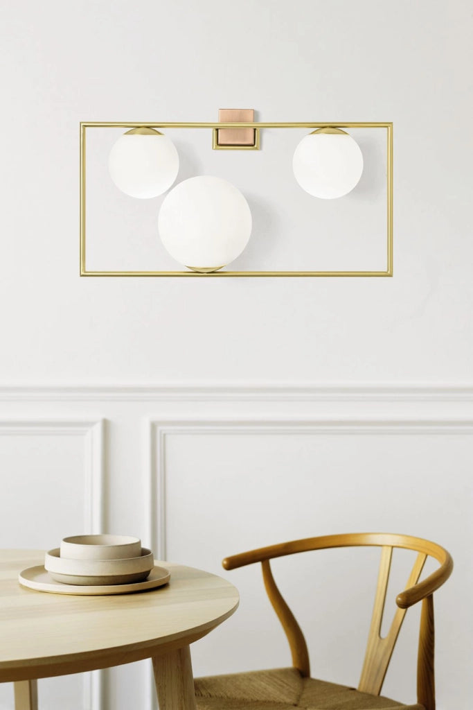 BUBLE APPLIQUE DA PARETE 3 SFERE OPALINO STRUTTURA ORO SPAZZOLATO E BRONZO ATTACCO E27