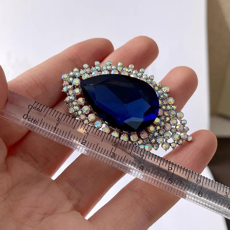 Orecchini e collana fatti a mano con cristalli blu diamante, regalo di Natale o di compleanno.