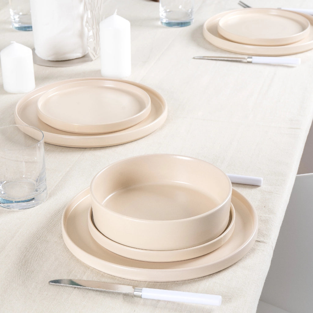 Set 18 Piatti in Porcellana Colorati Servizio Tavola Moderno 6 Persone Piatti Piani Ø27 cm, Fondi Ø20 cm e Dessert Ø19 cm Lavastoviglie e Microonde Certificati per Contatto Alimentare Crema