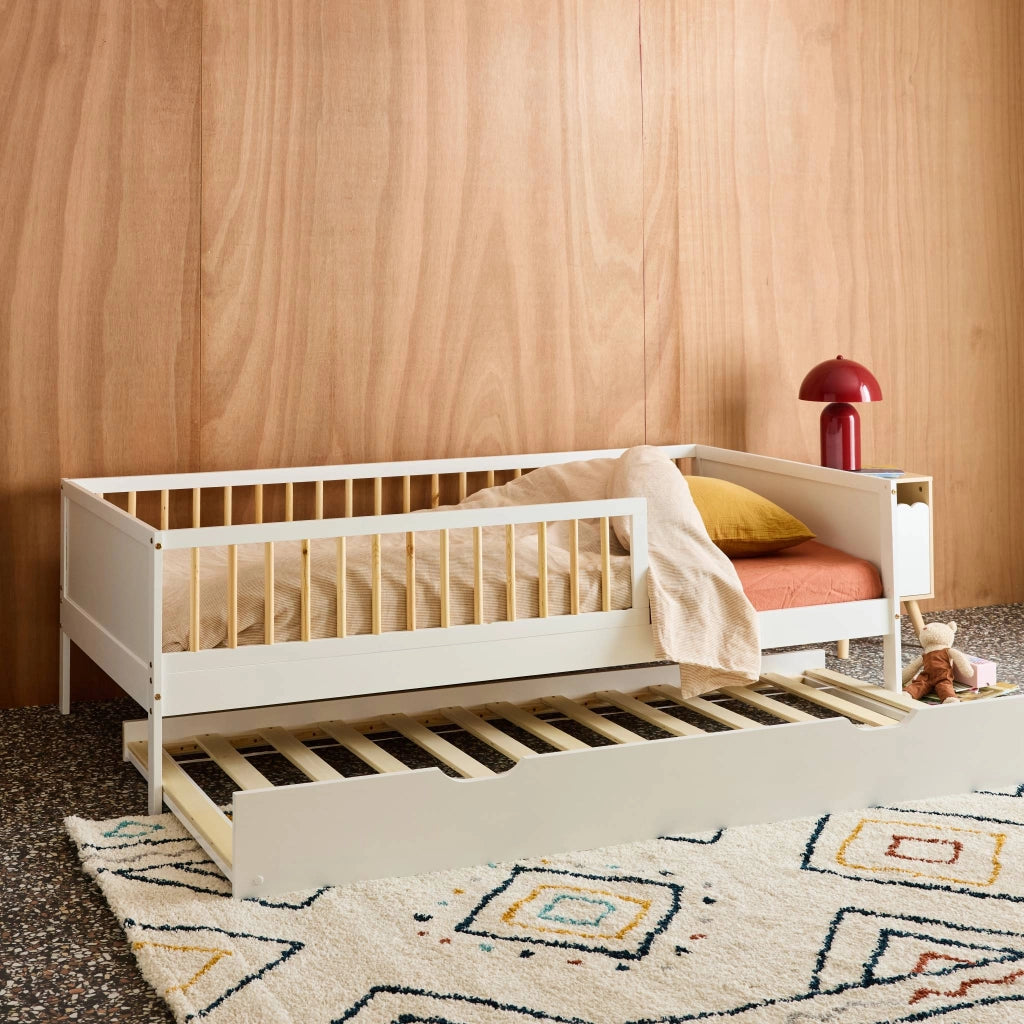 Letto a nido per bambini in pino naturale con rete a doghe e cassetto,
