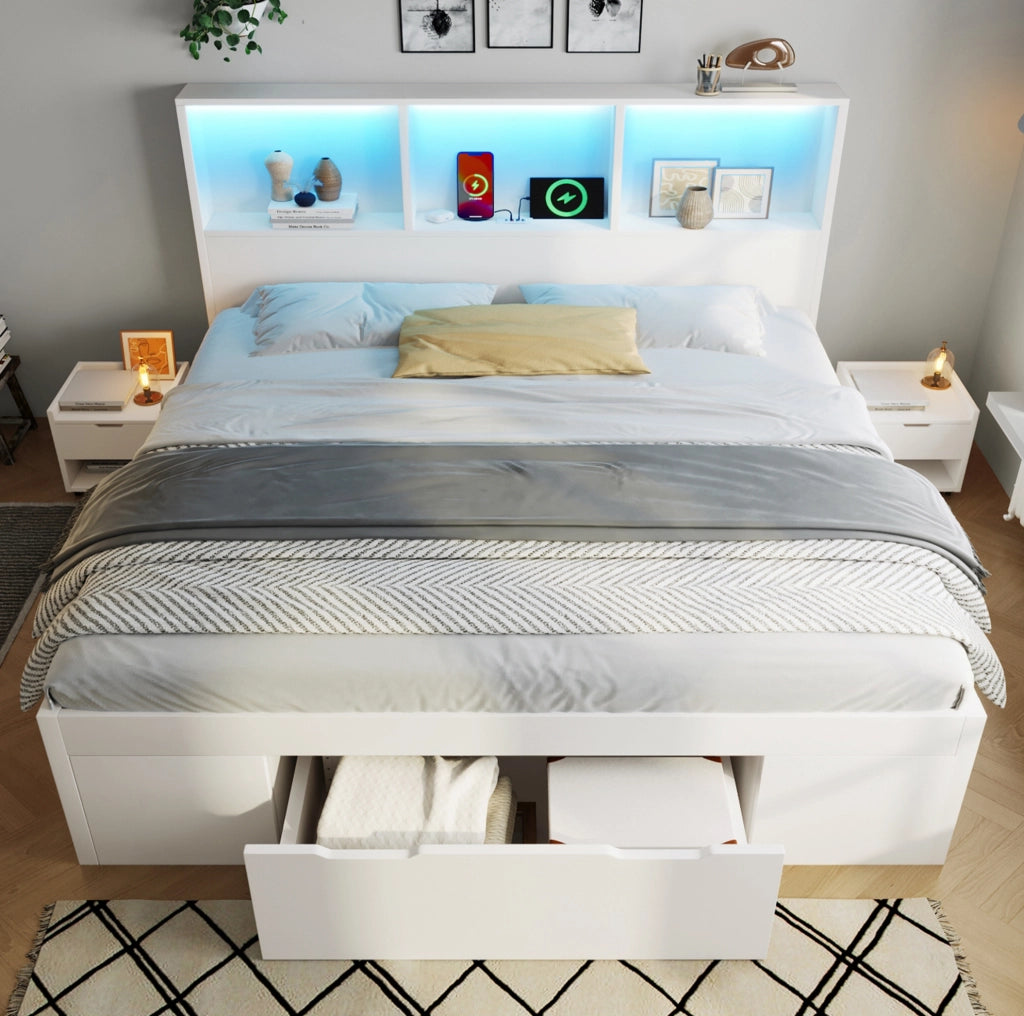 Letto matrimoniale 140x200 cm bianco con comodini mobili e LED