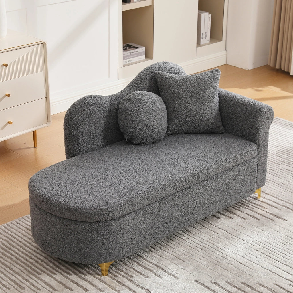 Chaise longue con vano contenitore, schienale ondulato e cuscini, in tessuto effetto teddy e metallo grigio antico