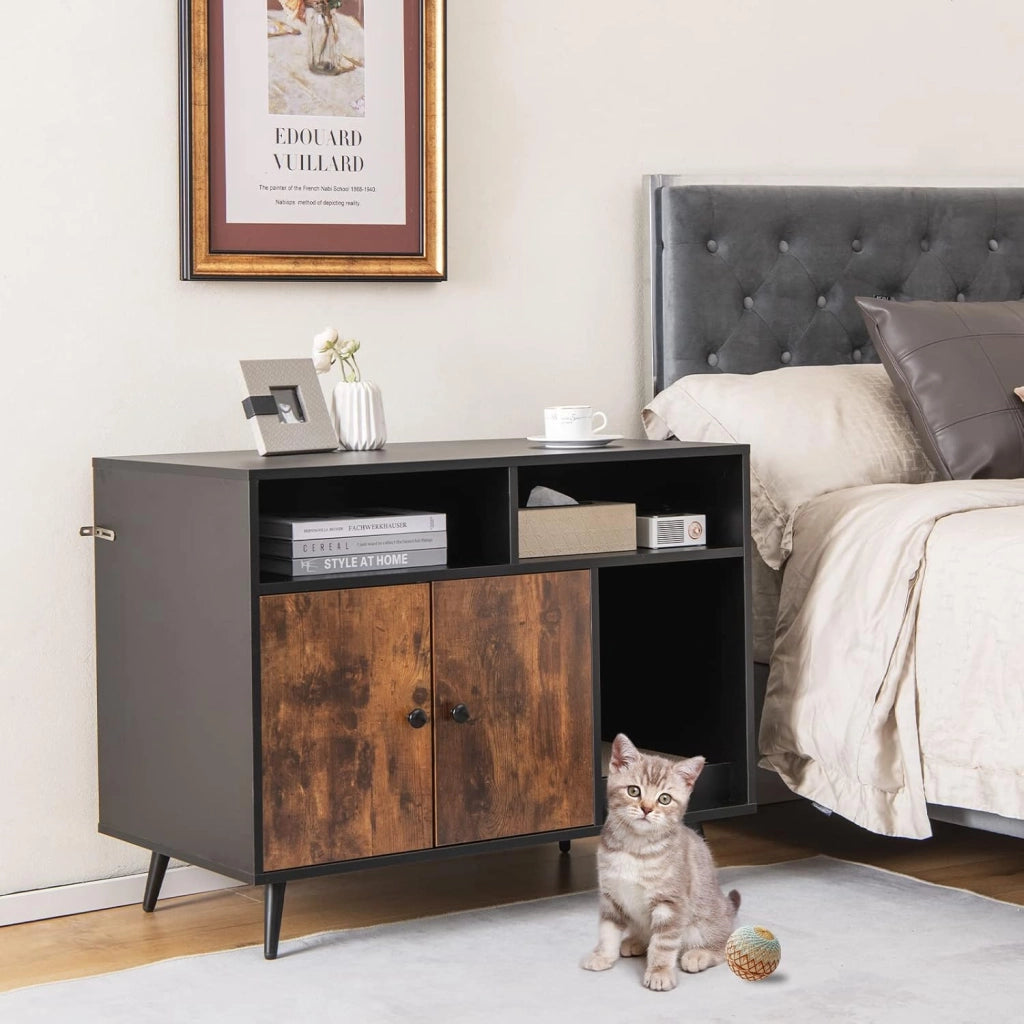 Mobile per Lettiera Gatti con Tira graffi, Gambe Inclinate in Metallo e 2 Ripiani per Riporre gli Oggetti, Casetta in Legno da Interno per Gattini e Gatti Grandi, 90 x 50 x 69 cm