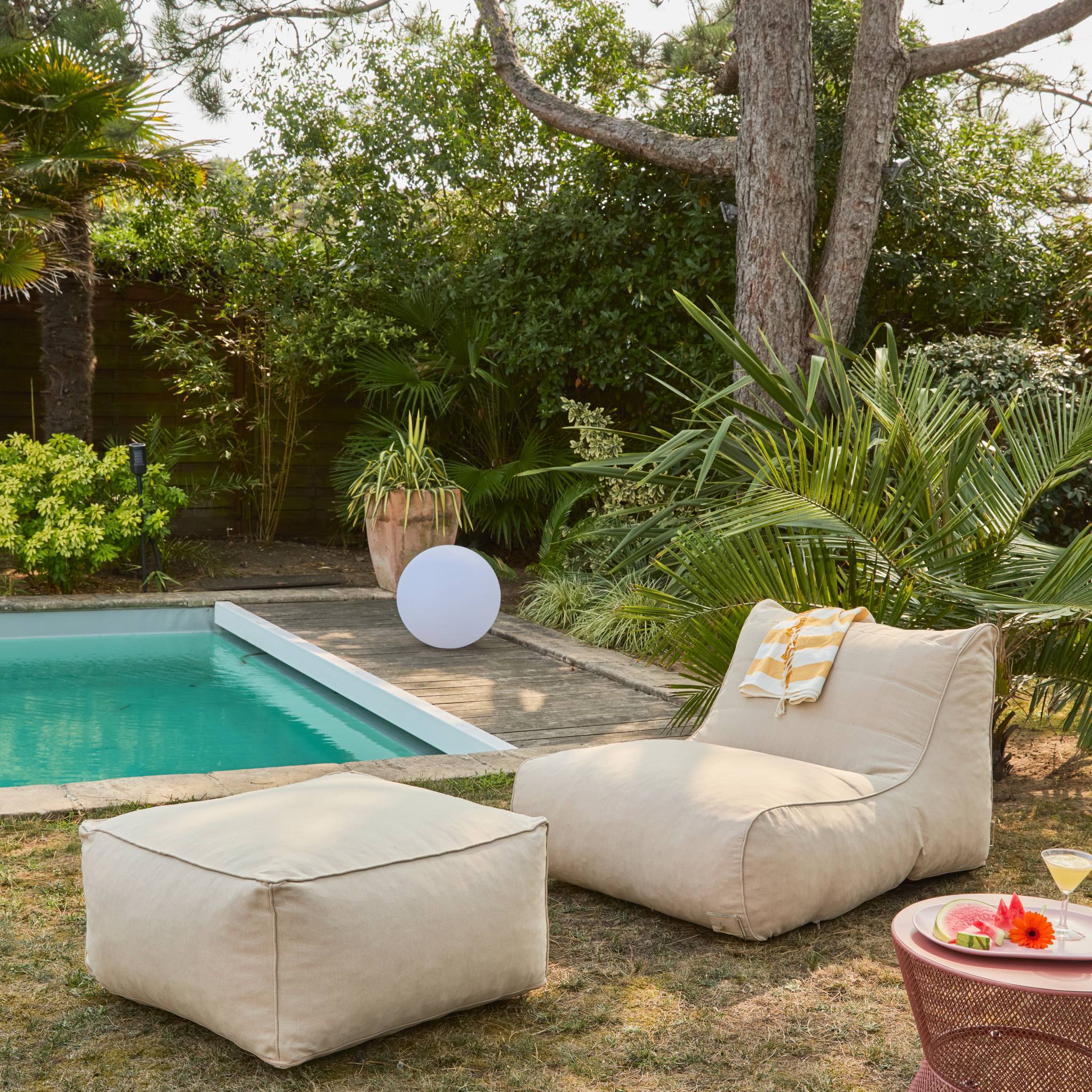 Pouf e poggiapiedi da esterno in olefina, beige