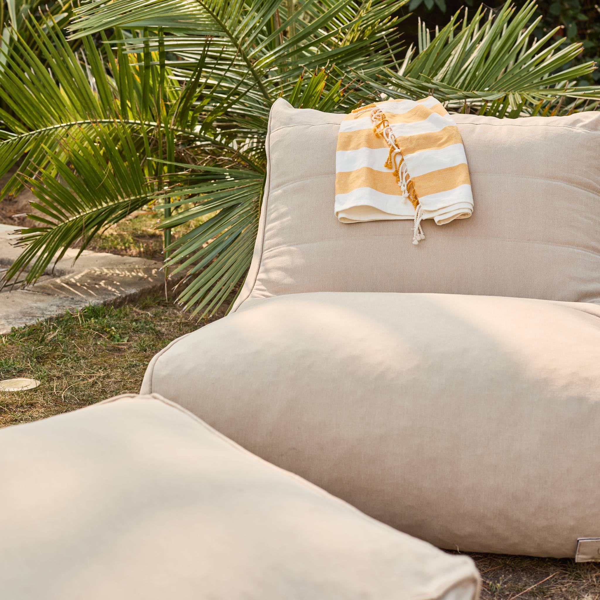 Pouf e poggiapiedi da esterno in olefina, beige