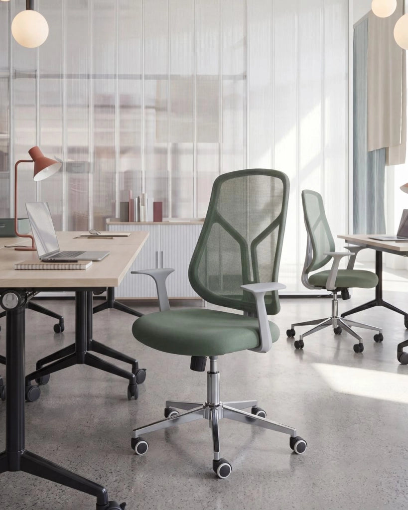 Sedia da ufficio verde in rete con base girevole, altezza regolabile, braccioli, per l'ufficio domestico, moderna