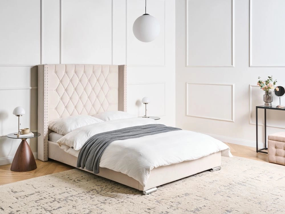Letto matrimoniale a doghe velluto bianco sporco imbottito trapuntato poggiatesta 140 x 200 cm stile glamour elegante
