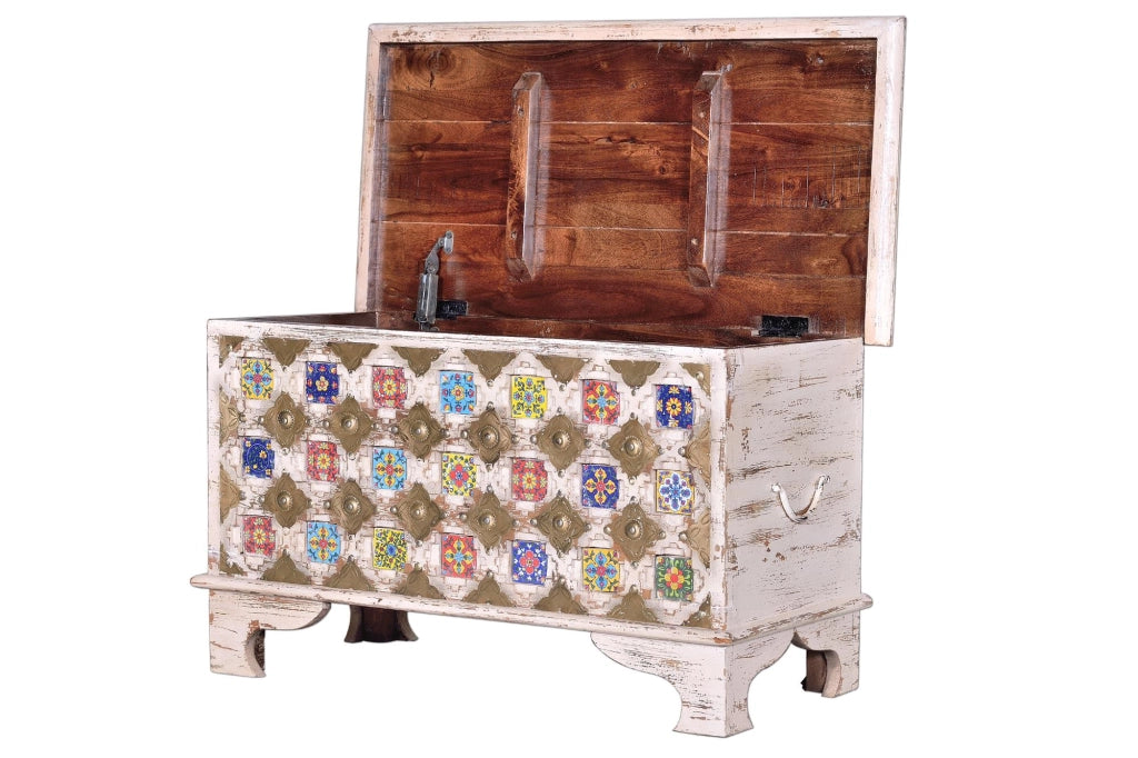 Cassapanca in massello di mango, maiolica e ottone