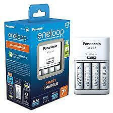 Eneloop BQ-CC17 Caricabatterie Smart per Batterie AA AAA NiMH Include 4 Batterie AA 2000 mAh Ricarica 7 Ore colore Nero