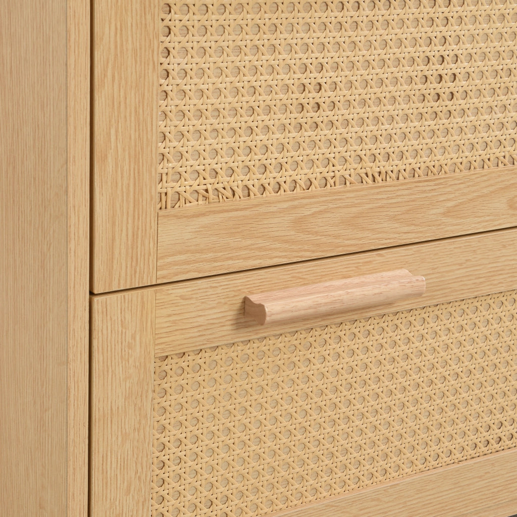 Comodino cassettiera in rattan naturale a 4 cassetti, struttura in MDF e maniglie in legno massello, 80x80x38 cm
