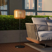 Lampada solare da esterno a stelo in acciaio e polyrattan