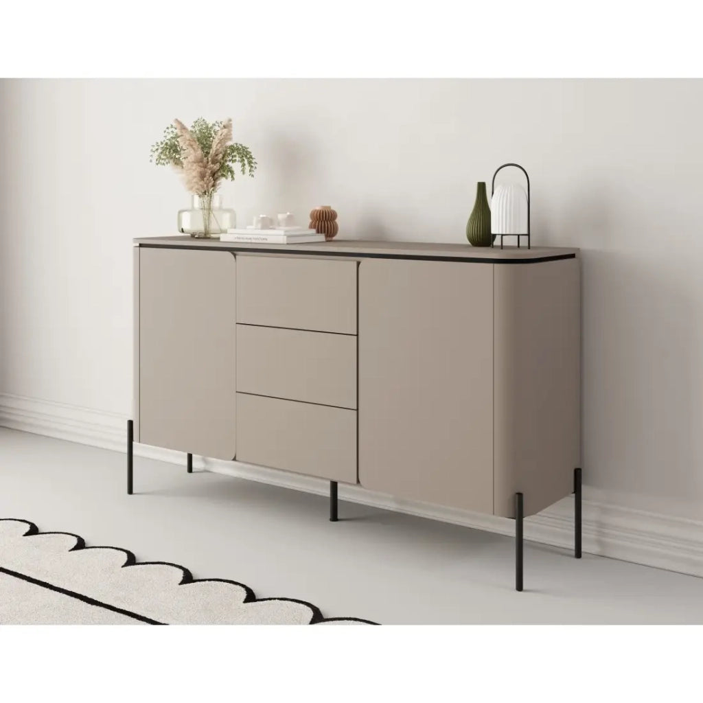 Buffet BELLA 2 porte 3 cassetti – Finitura Congo opaco – Piedi in metallo nero