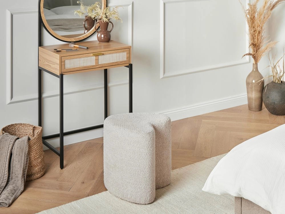 Pouf poggiapiedi imbottito a forma di cuore Pouf ottomano in ciniglia Beige camera da letto soggiorno