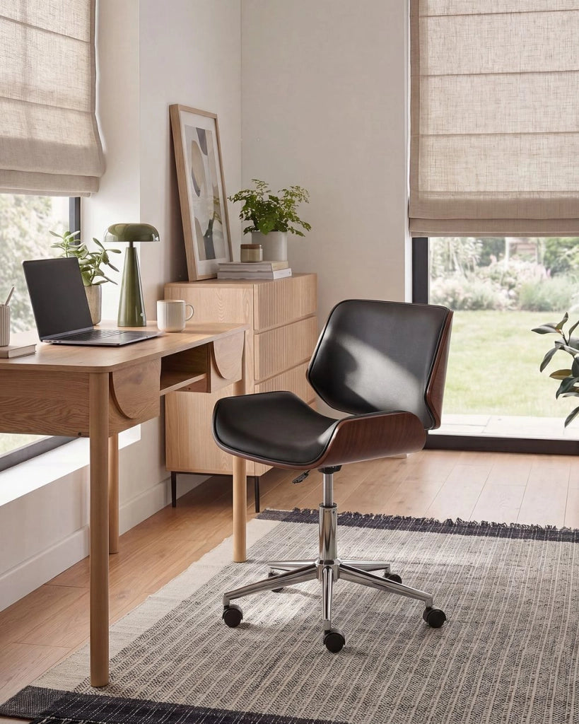 Sedia da ufficio ecopelle nero e legno scuro arredamento da ufficio elegante