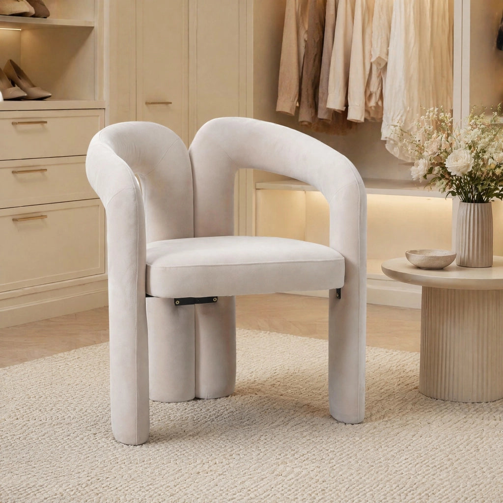 Set di 2 sedie da pranzo in velluto beige, design moderno con braccioli e struttura stabile