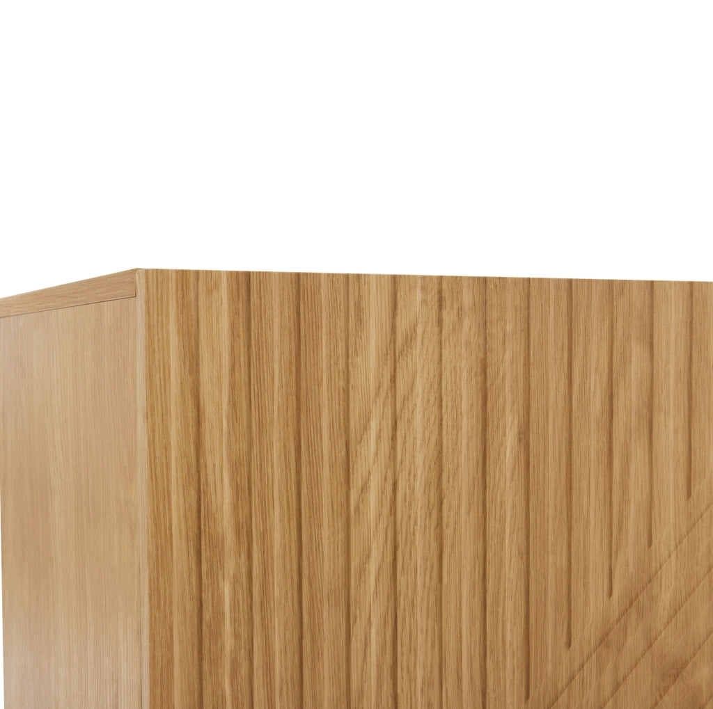 Credenza moderna con 2 ante e gambe in metallo