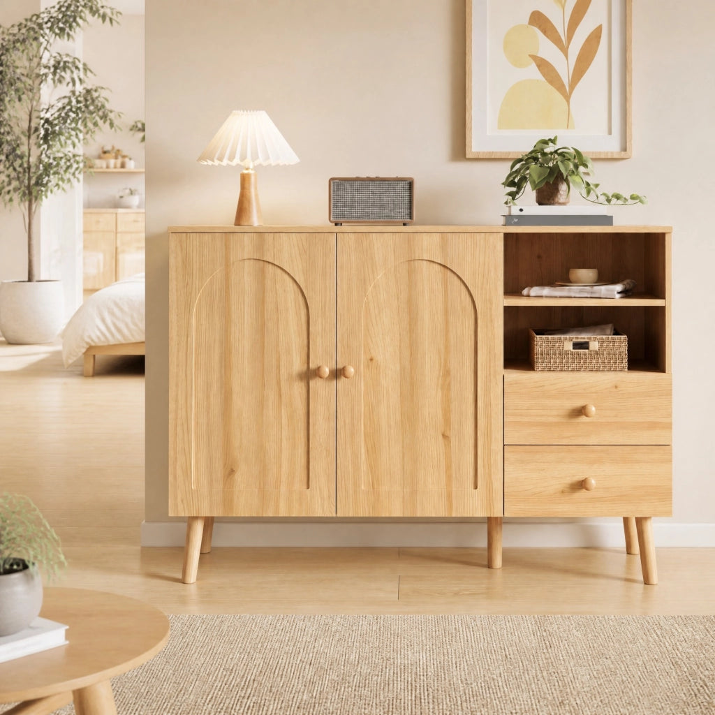 Credenza con 2 ante curve; 2 cassetti e vani aperti in MDF e truciolare; naturale