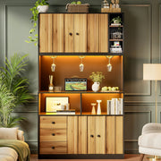 Credenza cucina 100x40x180 cm con LED; prese e portabottiglie in MDF nero e naturale