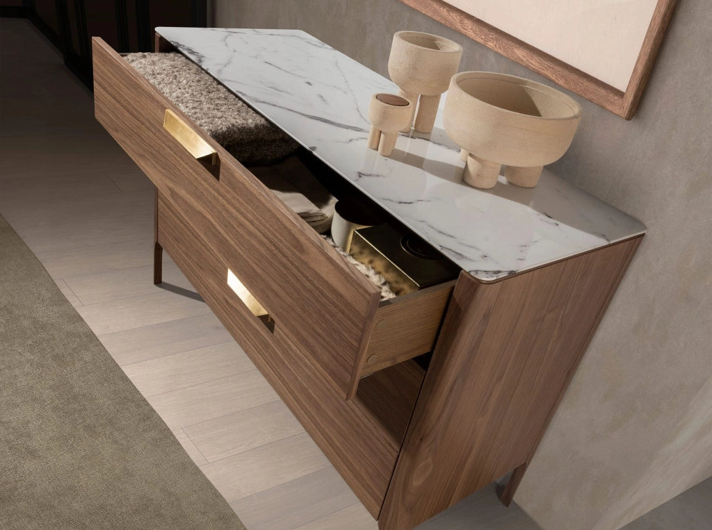 Cassettiera in noce con piano in vetro effetto marmo