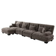Divano angolare modulare 4 posti con ottomano mobile e cuscini decorativi; in chenille marrone