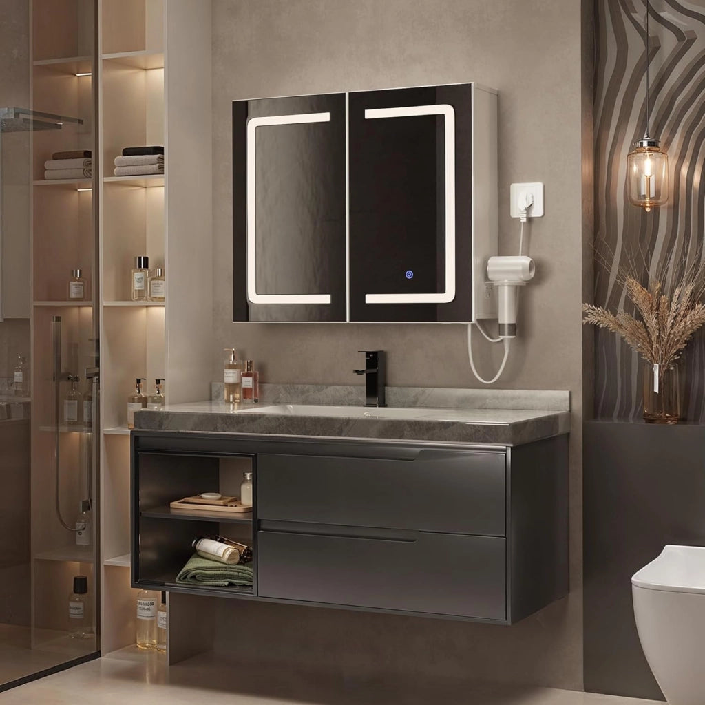 Armadio da bagno con specchio e illuminazione a LED, dimmerabile, con sensore di contatto,presa elettrica, ripiani regolabili,doppia porta in MDF di alta qualità,70X16X60CM,Bianco