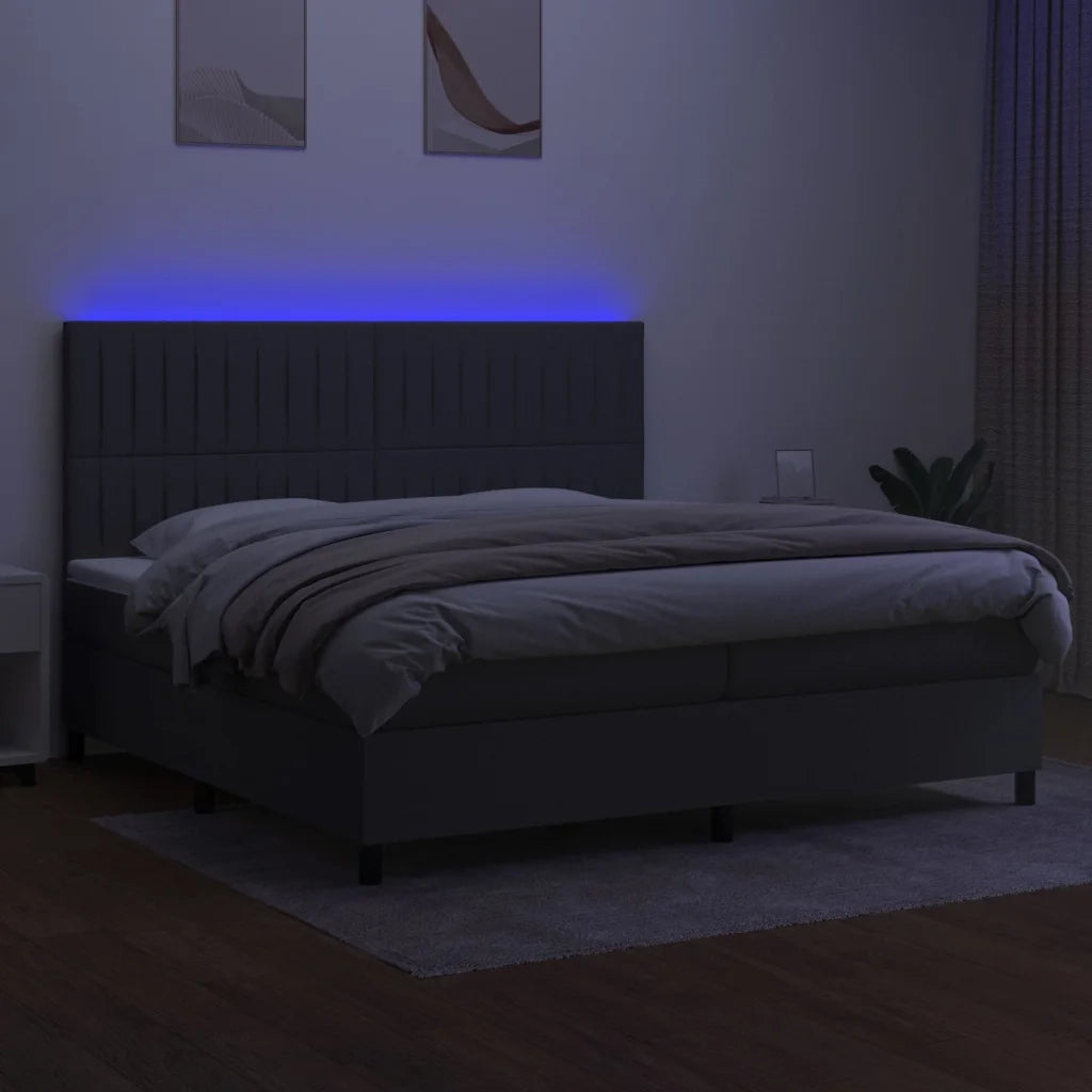 Letto a Molle Materasso e LED Grigio Scuro 200x200cm in Tessuto 3135062
