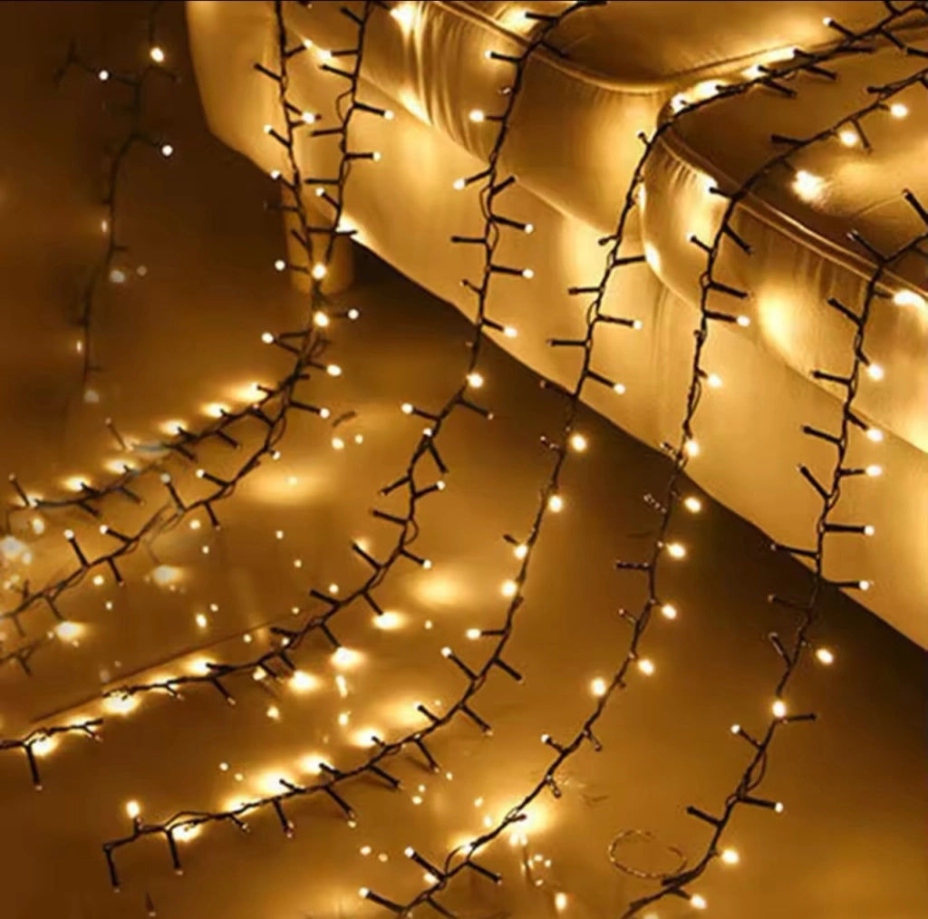 CATENA LUMINOSA CLUSTER A GRAPPOLO MILLEPIEDI 2000 LED A LUCE CALDA 40 METRI FESTONE PER DECORAZIONI NATALIZIE E GIARDINO CAVO VERDE 31V DA ESTERNO E INTERNI